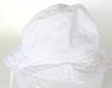 Vit solhatt med sn&ouml;ren