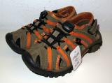 Sandaler med orange detaljer