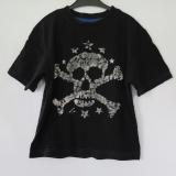 Svart t-shirt med d&ouml;dskalle-tryck