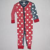 Pyjamas med r&auml;nder och stj&auml;rnor