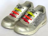 Silvriga sneakers