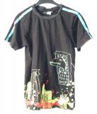 T-shirt med tryck och rev&auml;rer